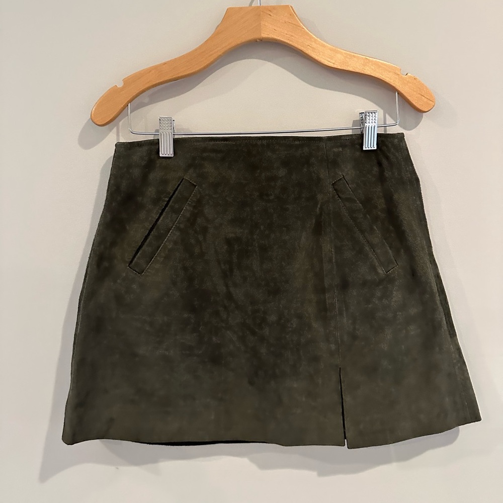 BlankNYC suede skirt!